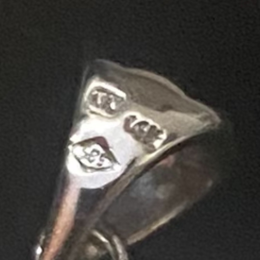 White gold and onyx floral pendant - Picture 5 of 7
